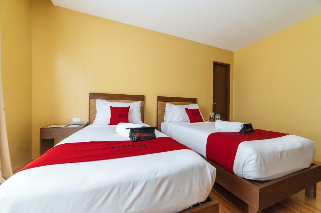 RedDoorz Premium near Health Centrum Banica Roxas Zewnętrze zdjęcie