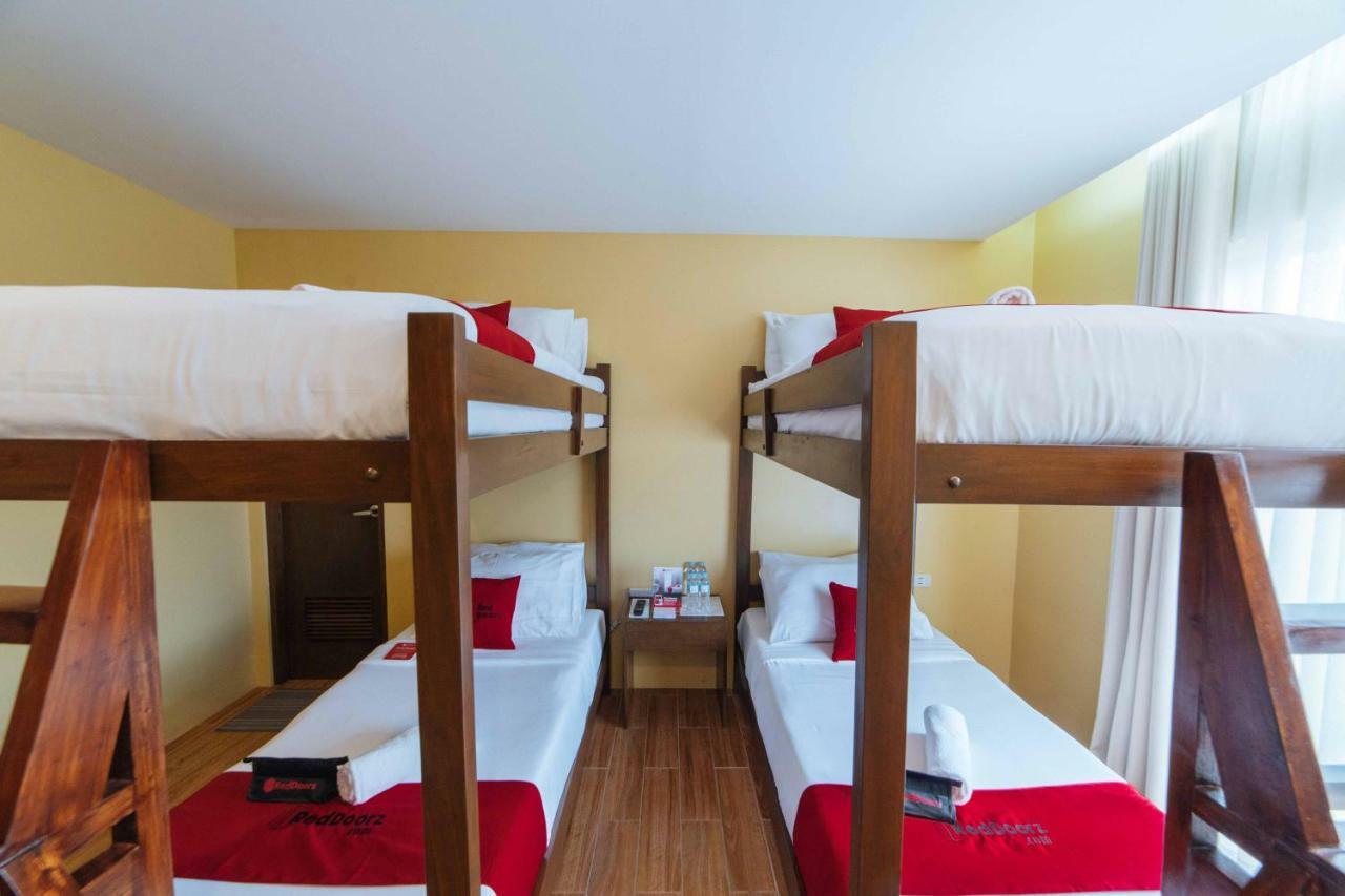 RedDoorz Premium near Health Centrum Banica Roxas Zewnętrze zdjęcie
